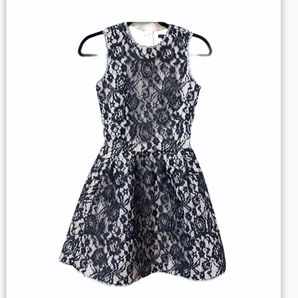 H&M Lace Dress - Picture 1 of 7